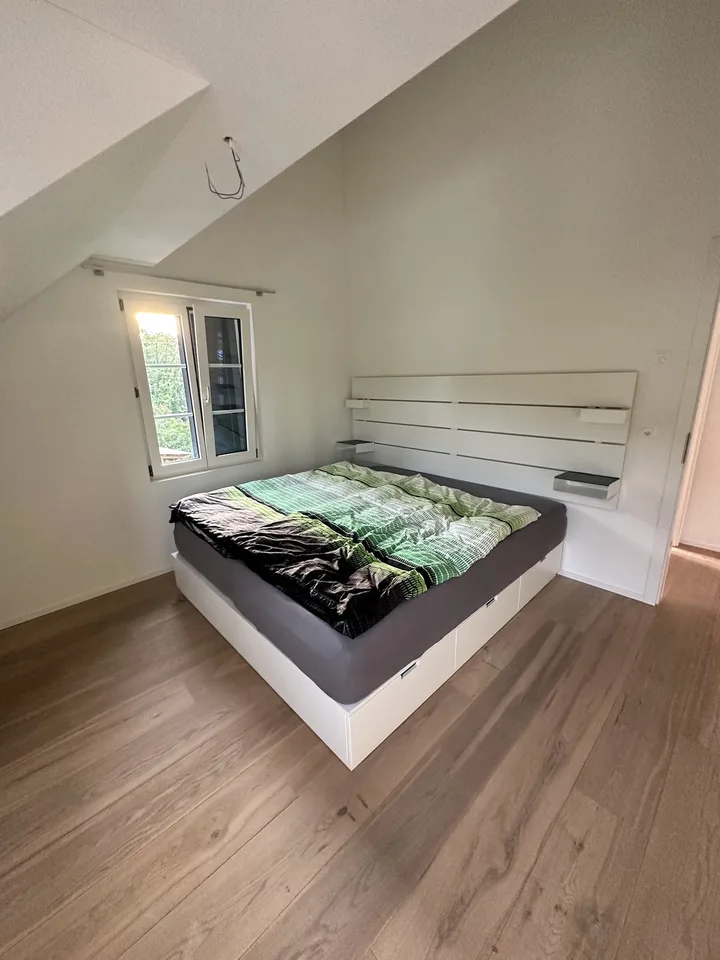 Ruhige 3er-WG im Haus – fast eigenes Obergeschoss mit zwei Zimmern, Ankleidezimmer & viel Privatsphäre (Turgi)