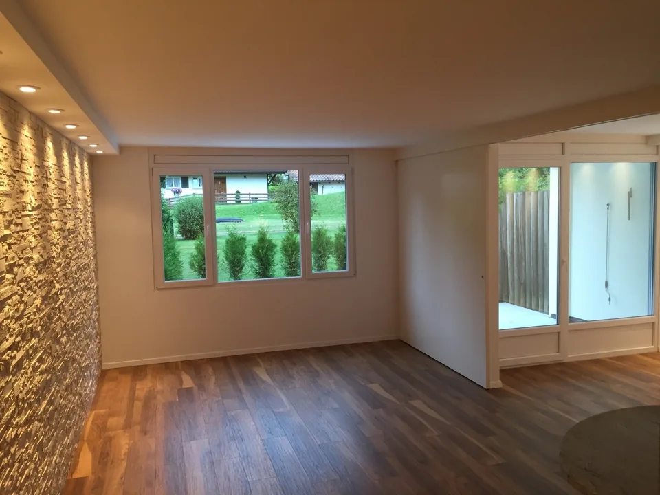Zweitbezug: Neu renovierte Wohnung mit Garten