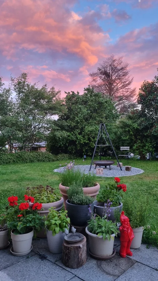 WG-Zimmer mit grossem Garten und eigener Werkstatt