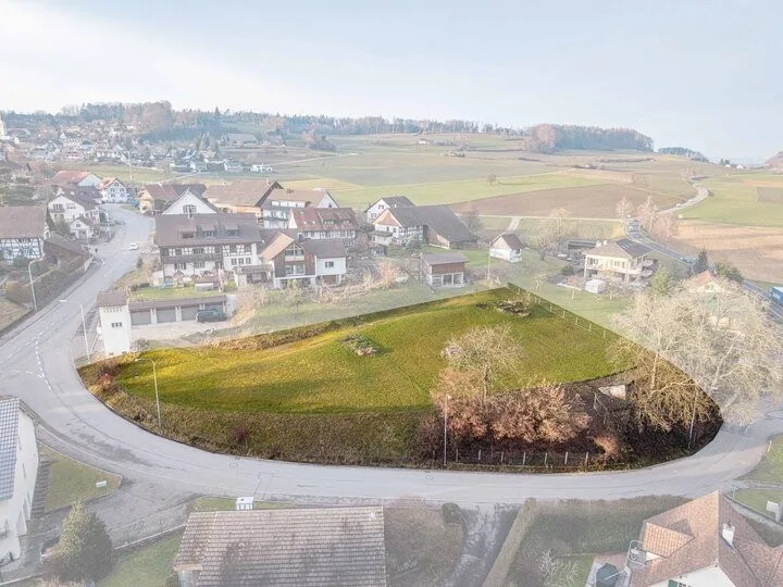 BAULANDPERLE AM SÜDHANG