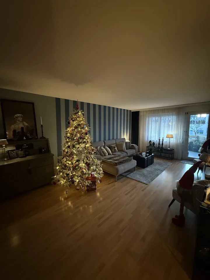 WG-ZIMMER ZU VERMIETEN