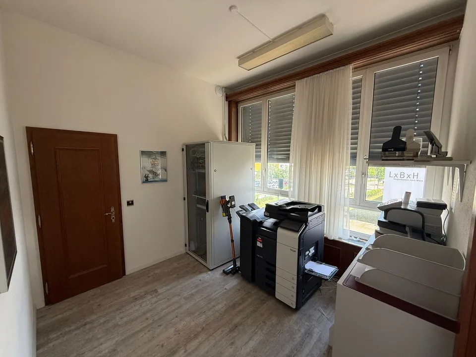 Helle Bürofläche mit grossem Empfangsbereich an attraktiver Lage in Regensdorf – photo 10 of 14