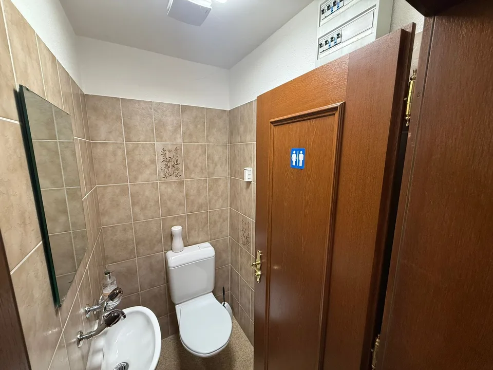 Helle Bürofläche mit grossem Empfangsbereich an attraktiver Lage in Regensdorf – photo 14 of 14