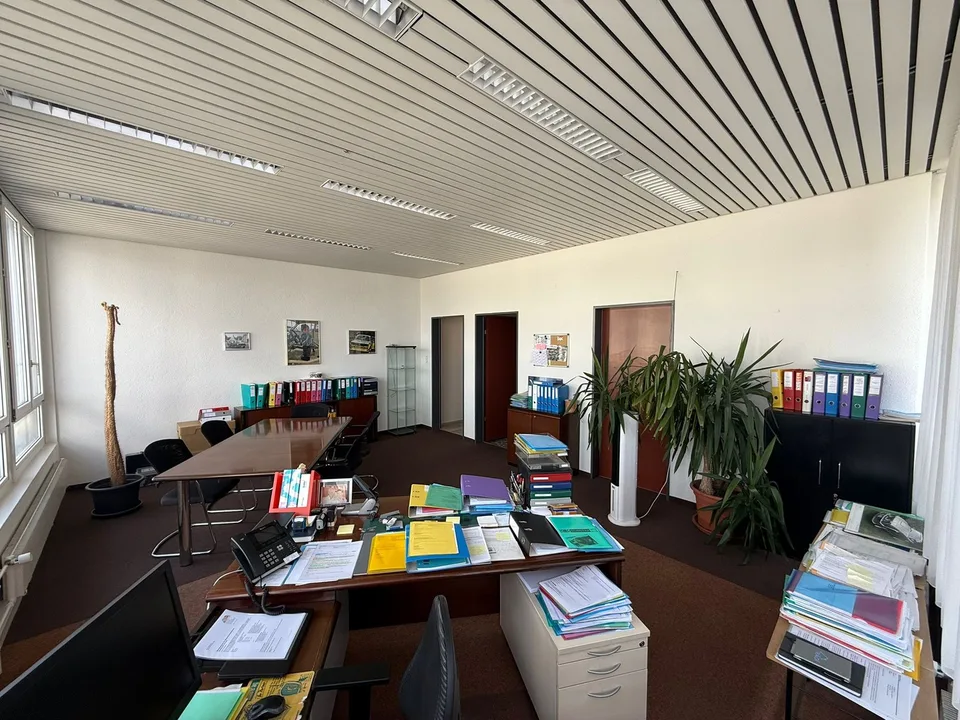 Helle Bürofläche an attraktiver Lage in Regensdorf