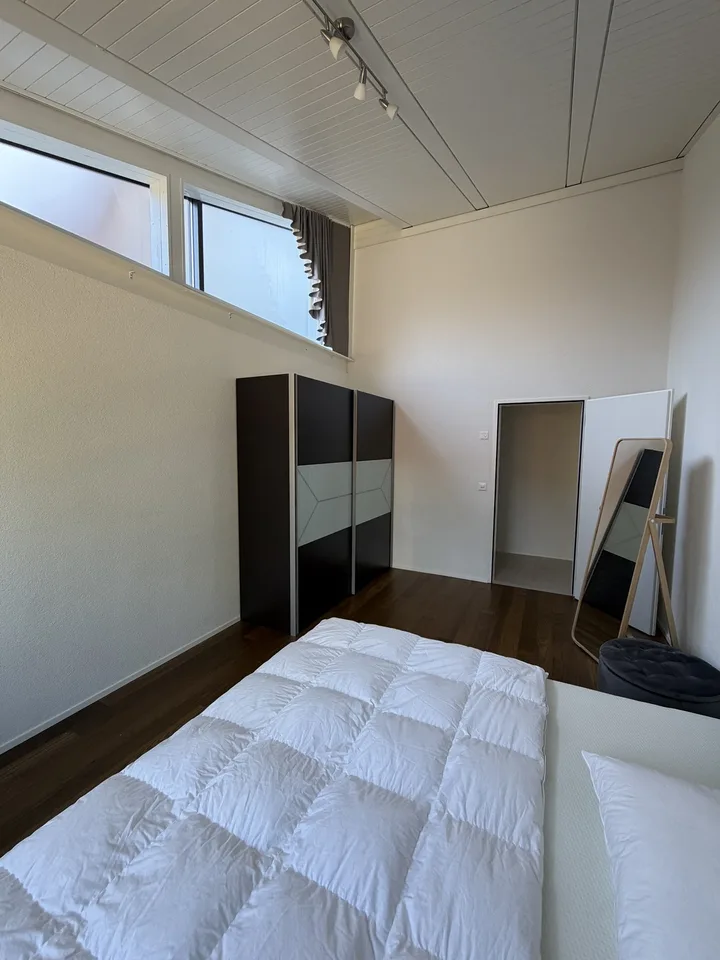 Lichtdurchflutete, möblierte 2-Zimmer-Wohnung mit eigenem Gartensitzplatz