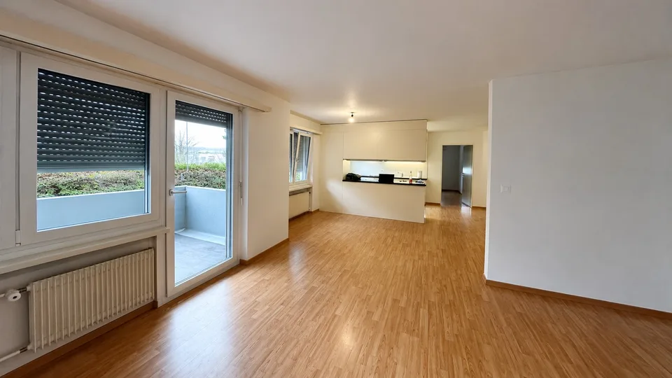schöne 4.5 Zimmerwohnung an top Lage im Ergeschoss