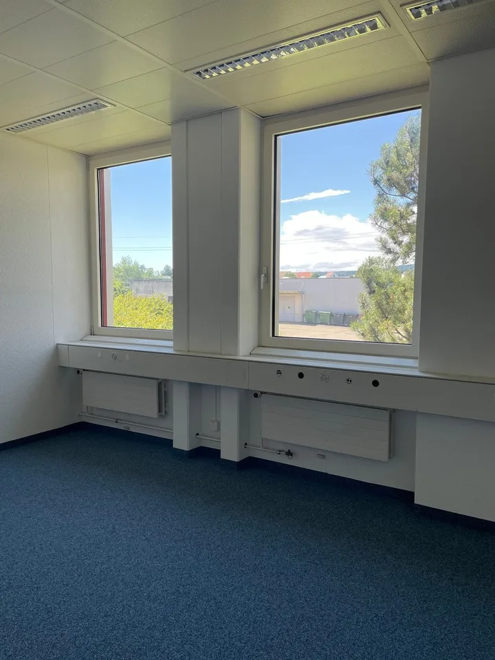 Kleinbüro im Industriegebiet von Oberglatt zu vermieten