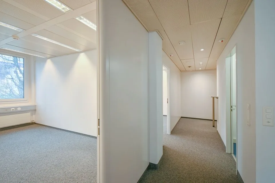 130 m2 - 1'100 m2 - Büroräumlichkeiten im Industriegebiet Täfern