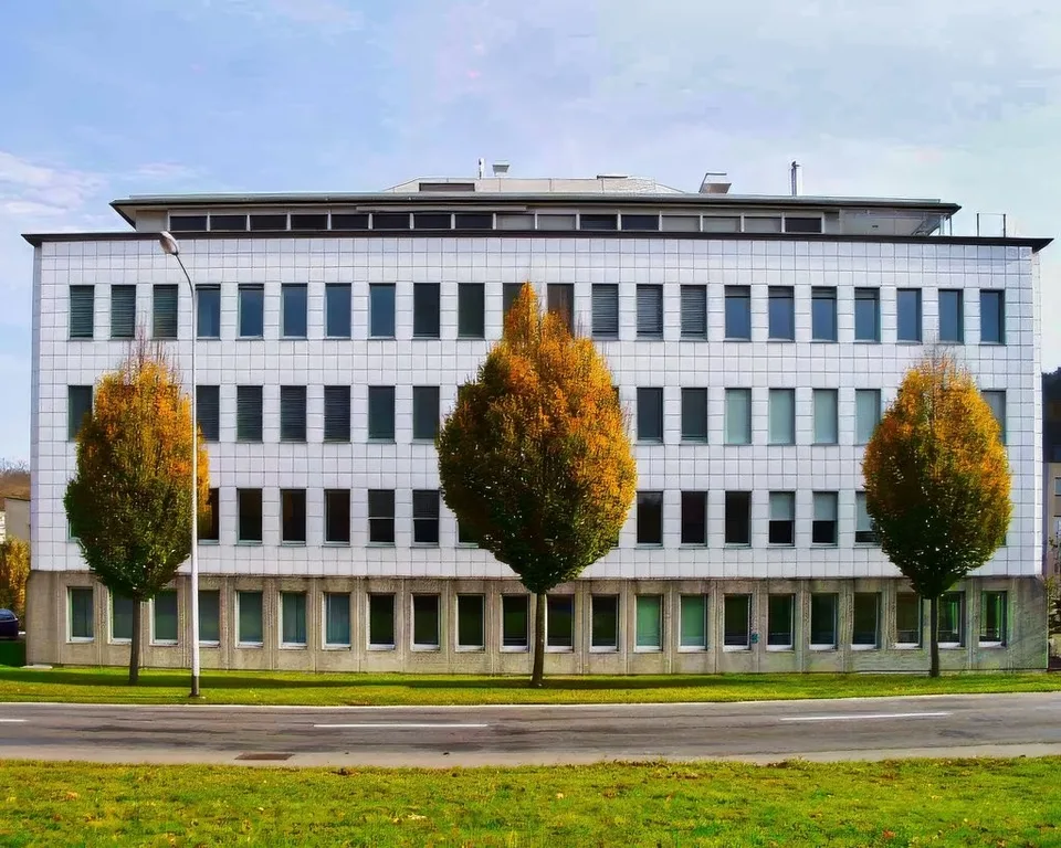 130 m2 - 1'100 m2 - Büroräumlichkeiten im Industriegebiet Täfern