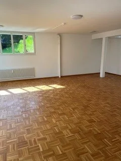 Helles Atelier an bester Lage in Fällanden zu vermieten