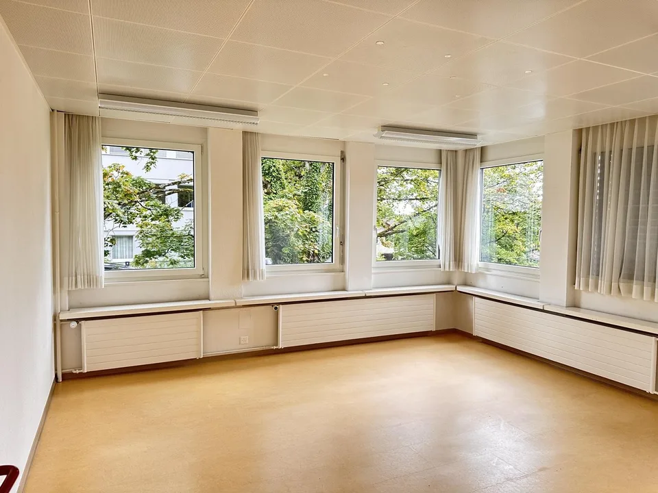 Büro-/Gewerberäume unterschiedlicher Grösse an guter Lage in Zumikon