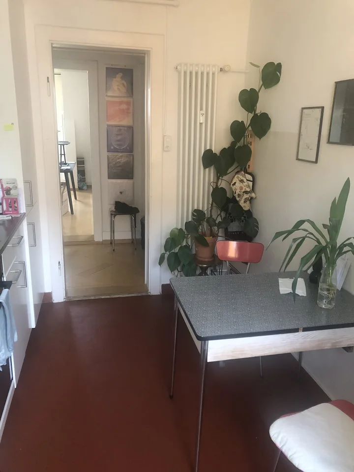 Befristetes Zimmer in schöner DG-Wohnung (alleinige Nutzung)