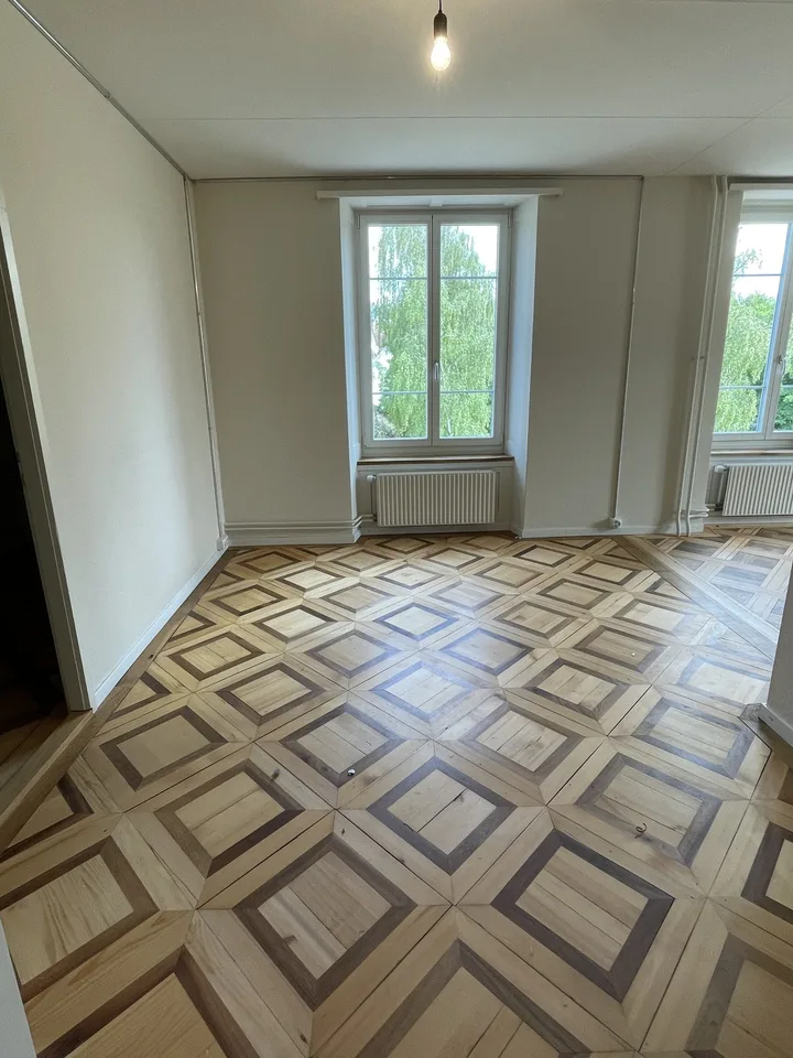 Heller Praxisraum in stilvollem Altbau – zentral in Uster