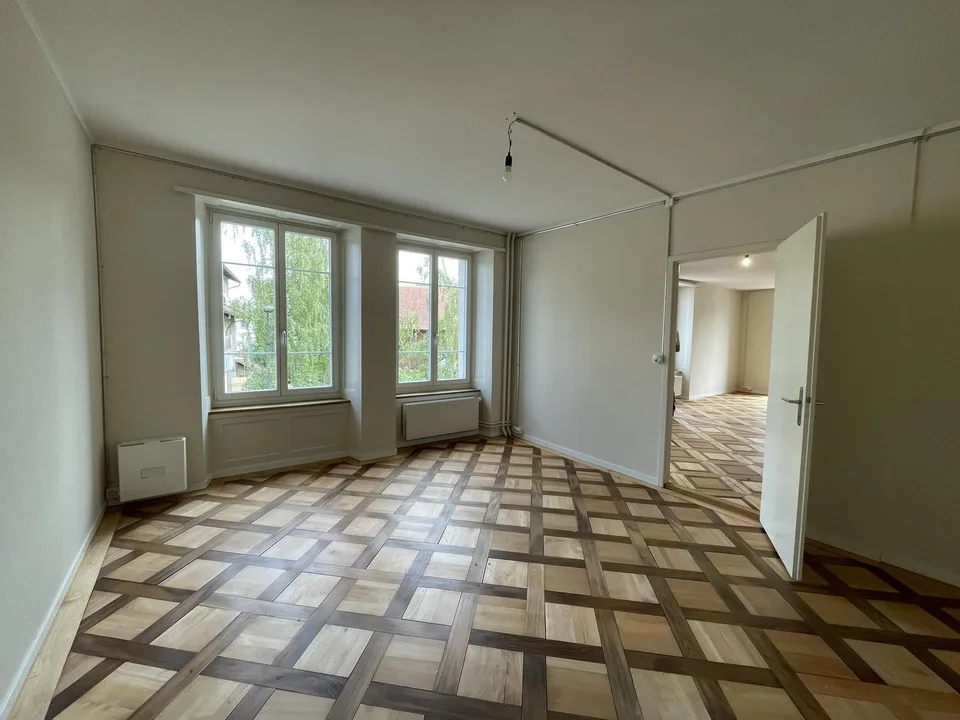 Heller Praxisraum in stilvollem Altbau – zentral in Uster