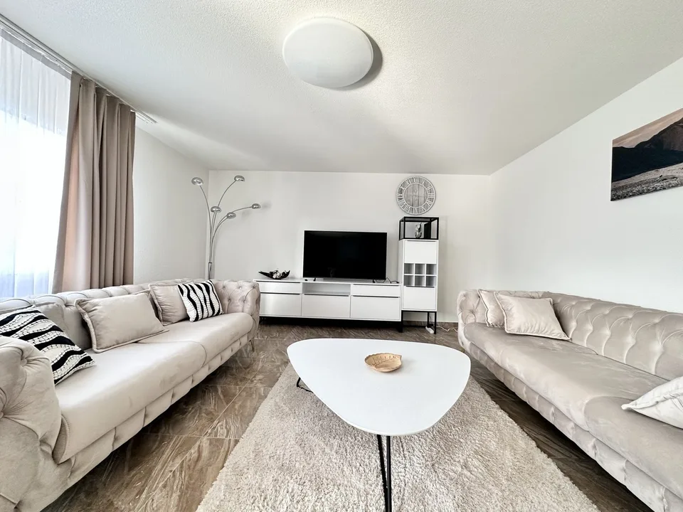 MydiHei Co-living: Furnished Room in an "All Girls" Flatshare