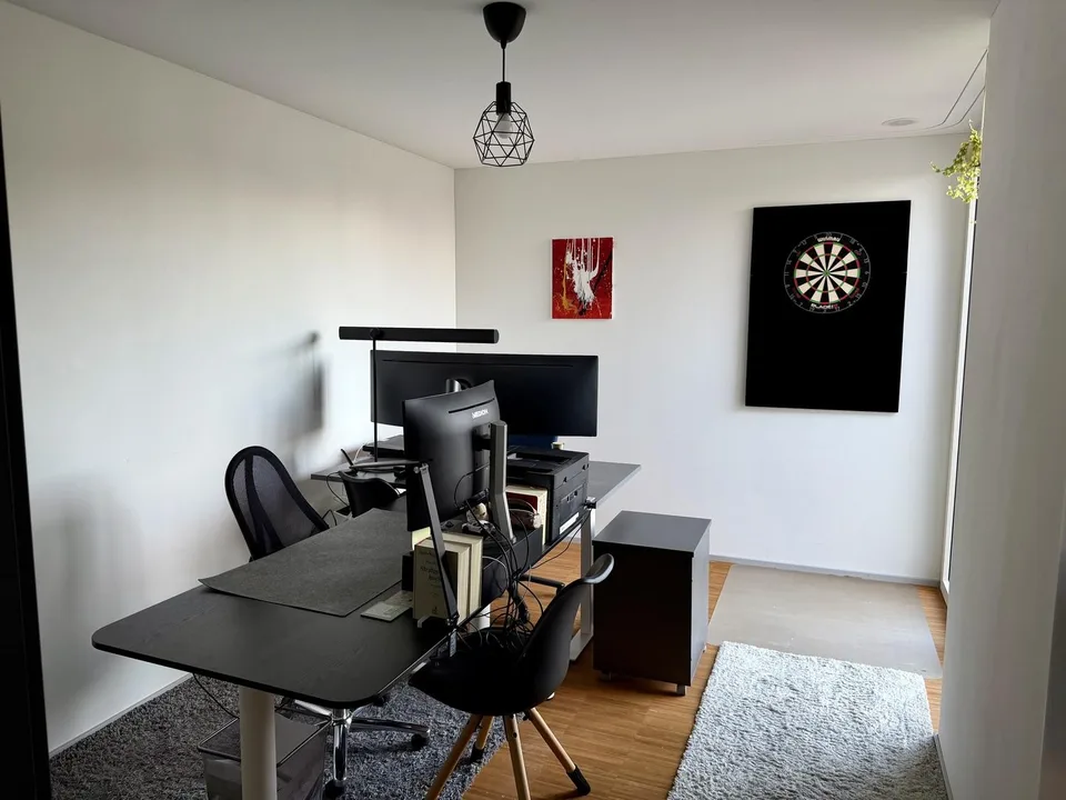 Gemütliche 3,5 Zimmer Wohnung, Möbliert + Tiefgarage