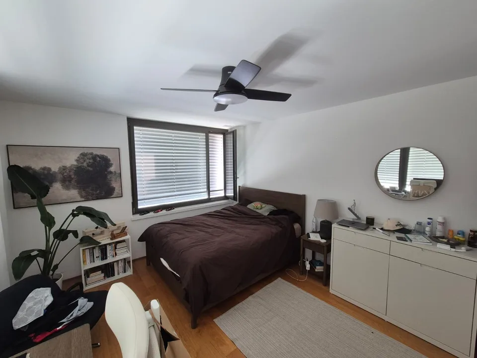 WG-Zimmer in großer Wohnung mit Dachterasse
