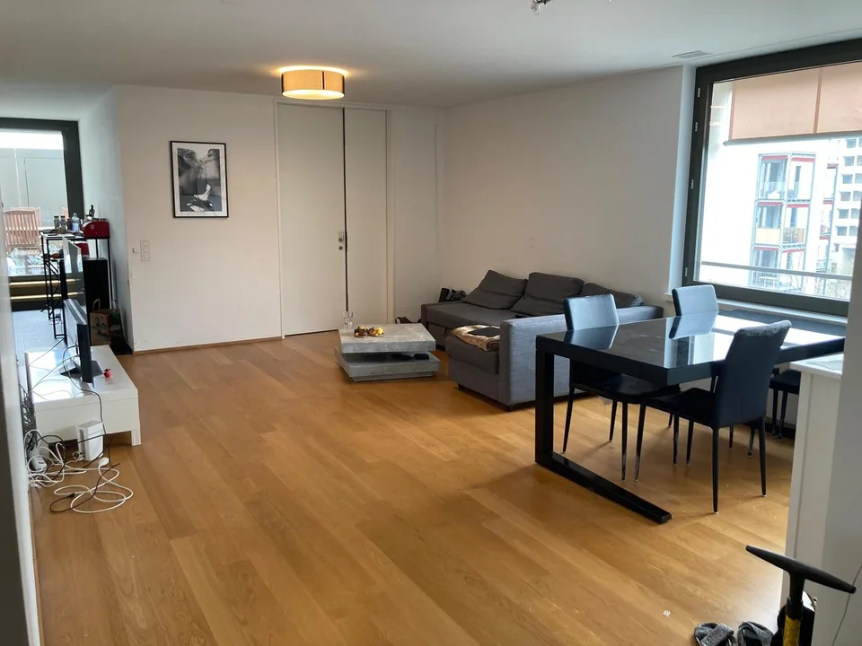 WG-Zimmer in großer Wohnung mit Dachterasse