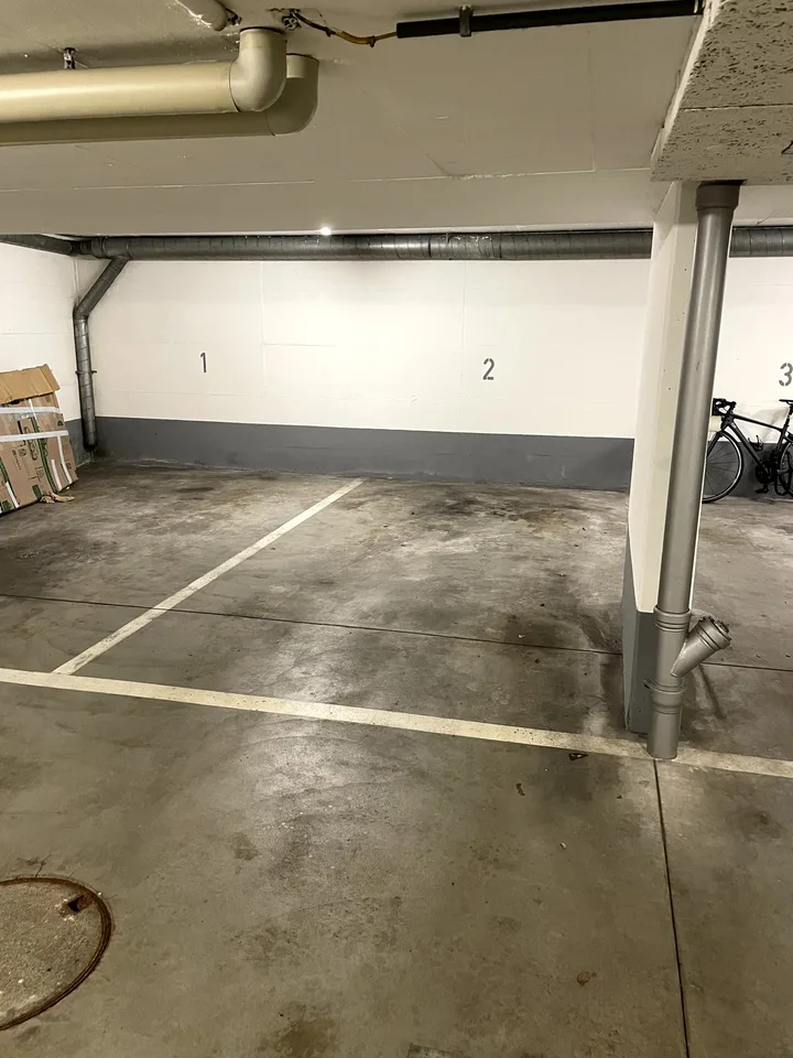Parkplatz im Tiefgarage Zürichberg