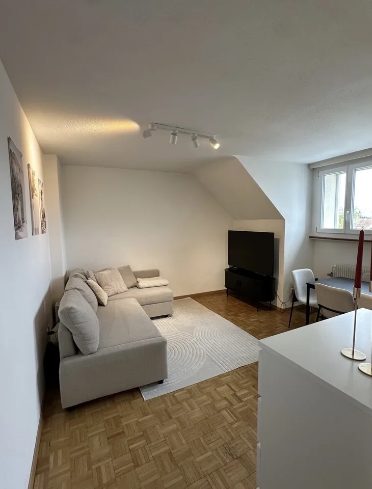 Cute Little Room Close to Airport