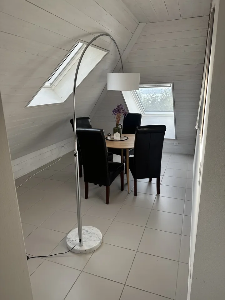 Grosse 2 stöckige Wohnung mit Seesicht in Toplage!