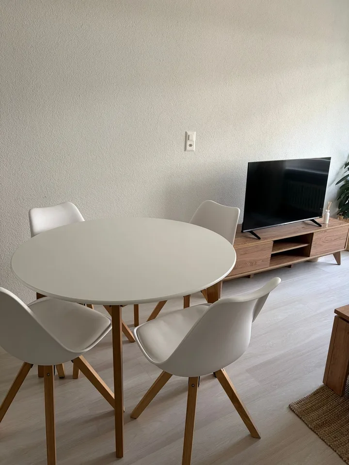 Our little flat in Fluntern — looking for someone to call it home for July & August