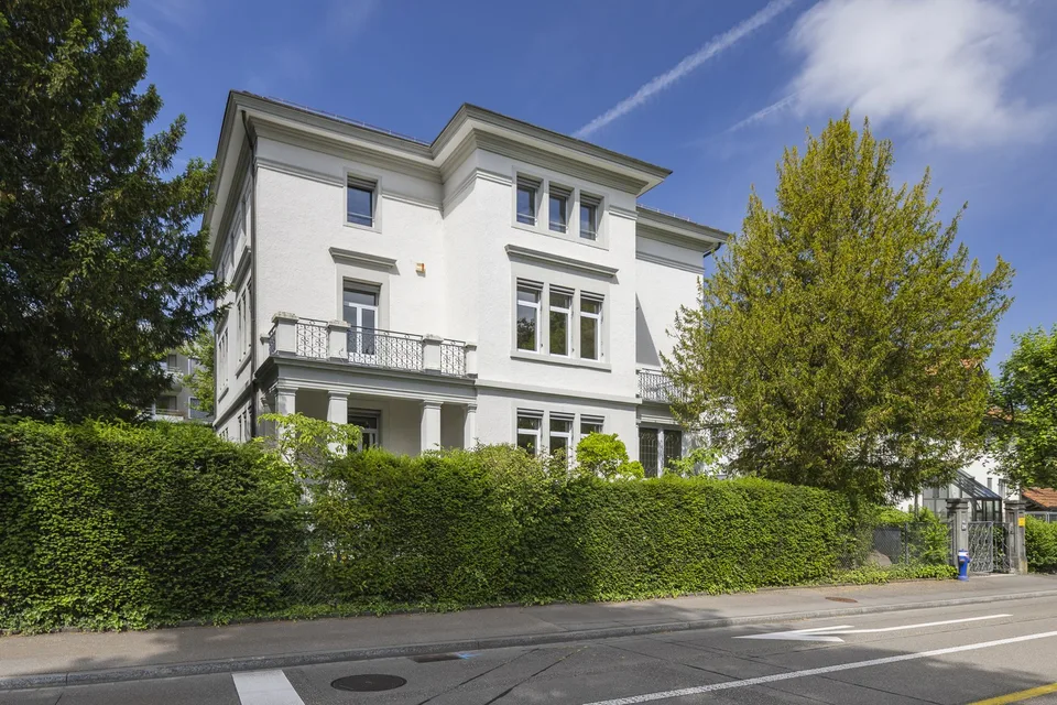 Repräsentative Bürovilla am Zürichsee – Single Tenant gesucht