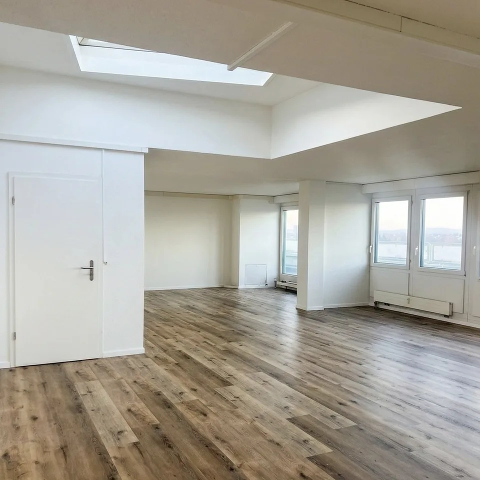 90 m² Attika-Büro mit privater Dachterrasse in Fällanden