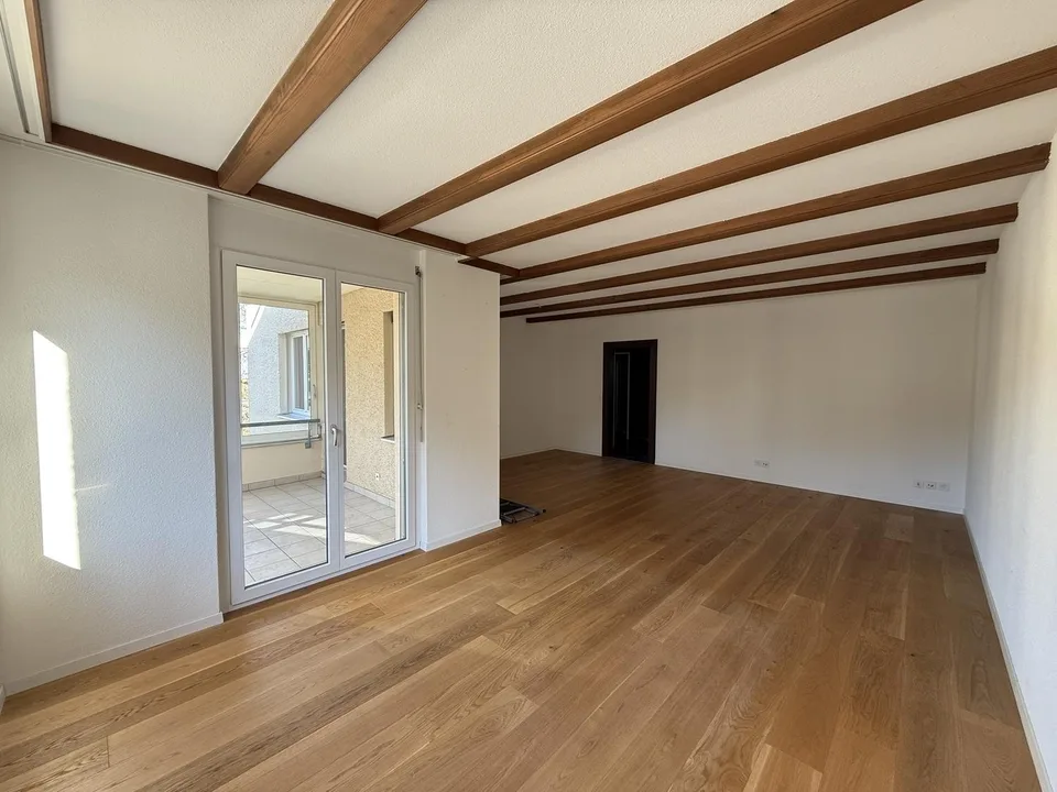 Charmantes 3.5-Zimmer-Bijou mit Loggia und Sauna in Ebmatingen