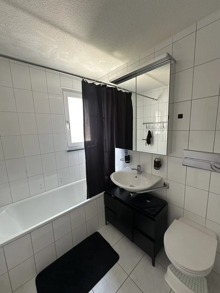 WG-Zimmer ab 01.08 oder 01.09. je nach Vereinbarung