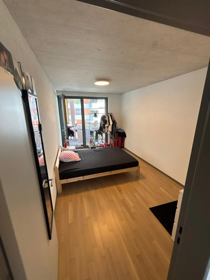 Modern Private Room with Private Bathroom | 4 min to Stettbach station