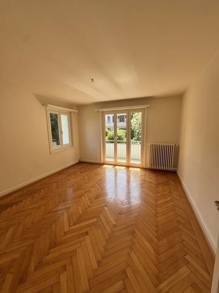 3,5 Zimmer WG + Wohnküche & Balkon in Uni-Nähe!