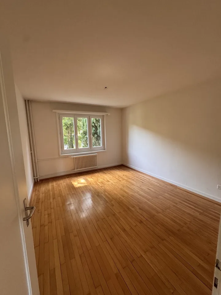 3,5 Zimmer WG + Wohnküche & Balkon in Uni-Nähe!