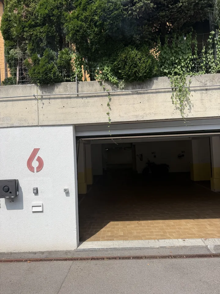 Einstellplatz in gepflegter Tiefgarage mit Ladestation