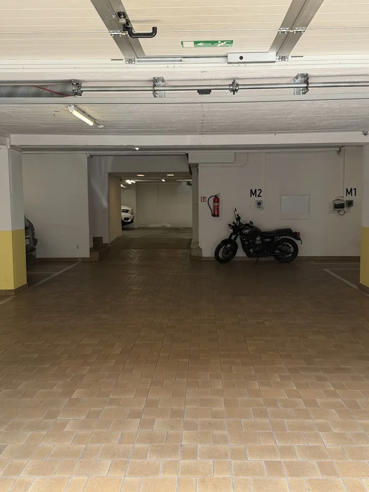 Einstellplatz in gepflegter Tiefgarage mit Ladestation