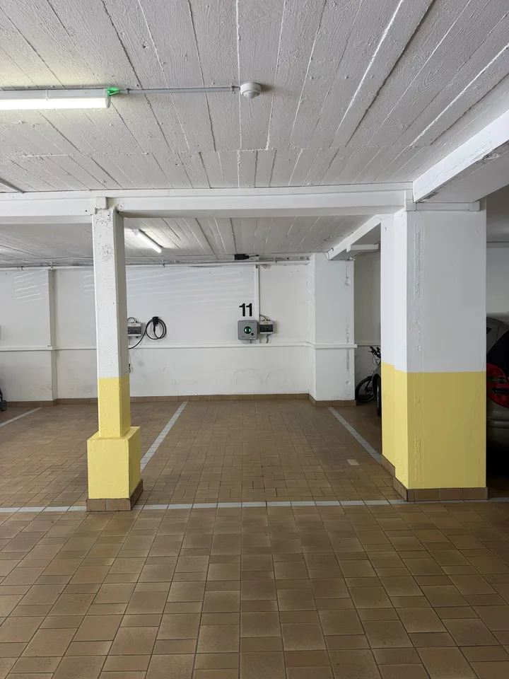 Einstellplatz in gepflegter Tiefgarage mit Ladestation