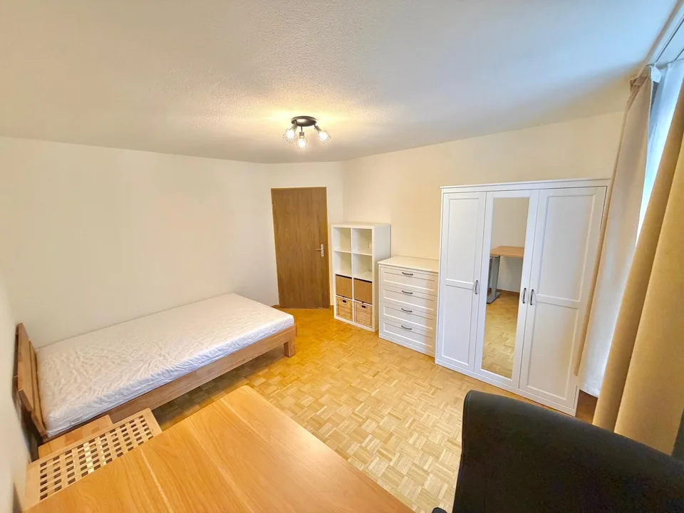 Zentrales Zimmer mitten im Kreis 4 :)