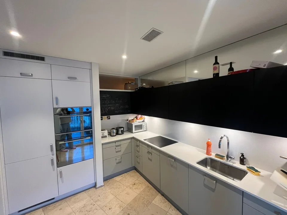 Room with Private Bathroom in Modern Guggachpark Flat