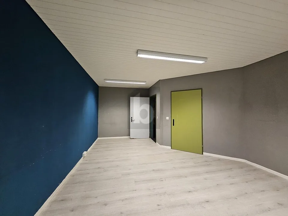 RENOVIERT - INDIVIDUELL MIT TERRASSE
