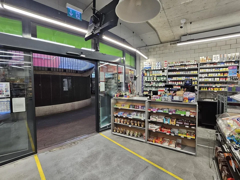 ATTRAKTIVE & UMSATZSTARKE LAGE AM BAHNHOF