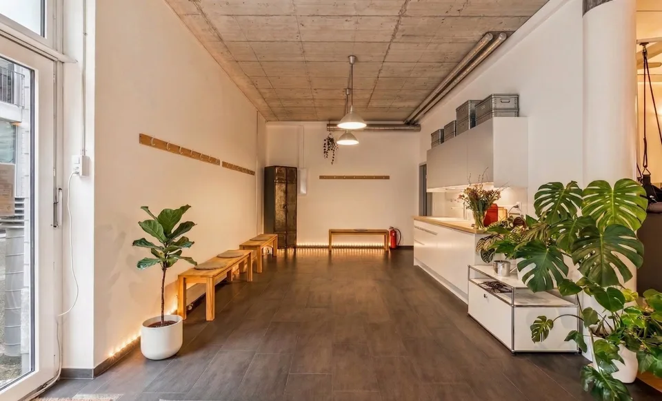 Modernes Studio im Kreis 5 für Yoga, Pilates und Bewegung