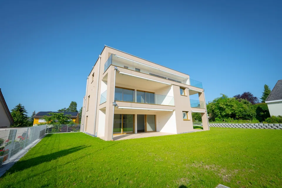 Moderne 2.5-Zimmerwohnung mit grossem Gartensitzplatz in Opfikon
