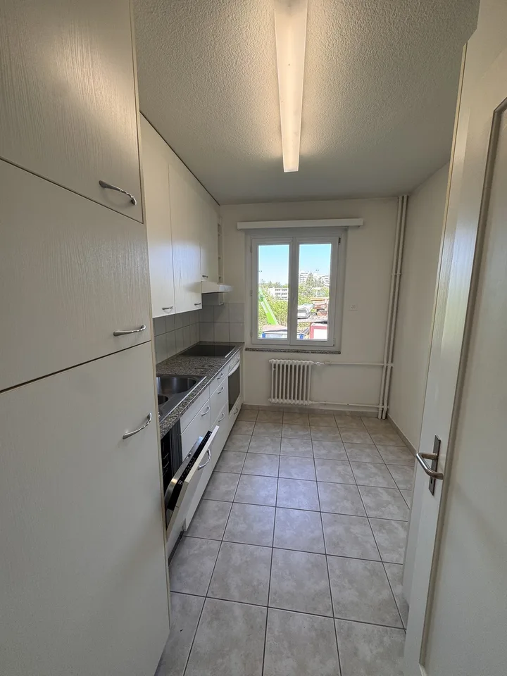 3,5 Zimmer WG + Wohnküche & Balkon in Uni-Nähe!