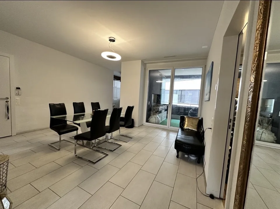 Moderne 4.5-Zimmer-Wohnung (105 m²) in Top-Lage direkt beim Bahnhof Wallisellen