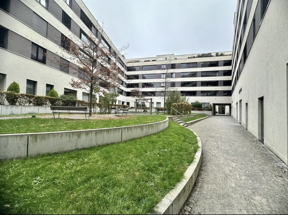 Moderne 4.5-Zimmer-Wohnung (105 m²) in Top-Lage direkt beim Bahnhof Wallisellen