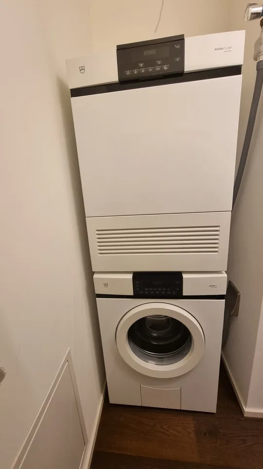 Exklusive 1.5-Zimmer-Wohnung im 17. Stock mit Loggia und Panoramablick - Zürich-West