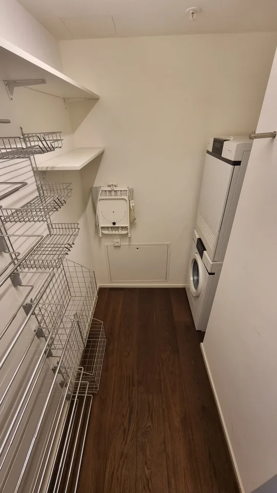 Exklusive 1.5-Zimmer-Wohnung im 17. Stock mit Loggia und Panoramablick - Zürich-West