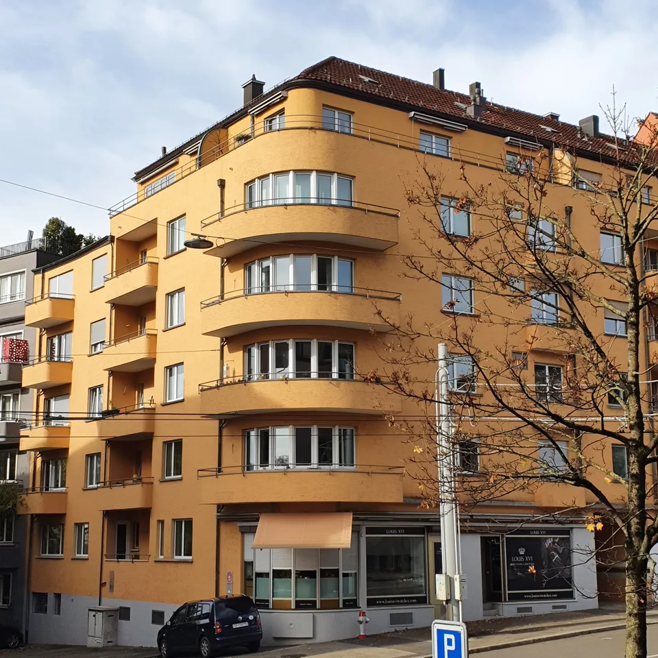 Helle 1-Zimmer-Wohnung mit sonnigem Balkon in Zürich