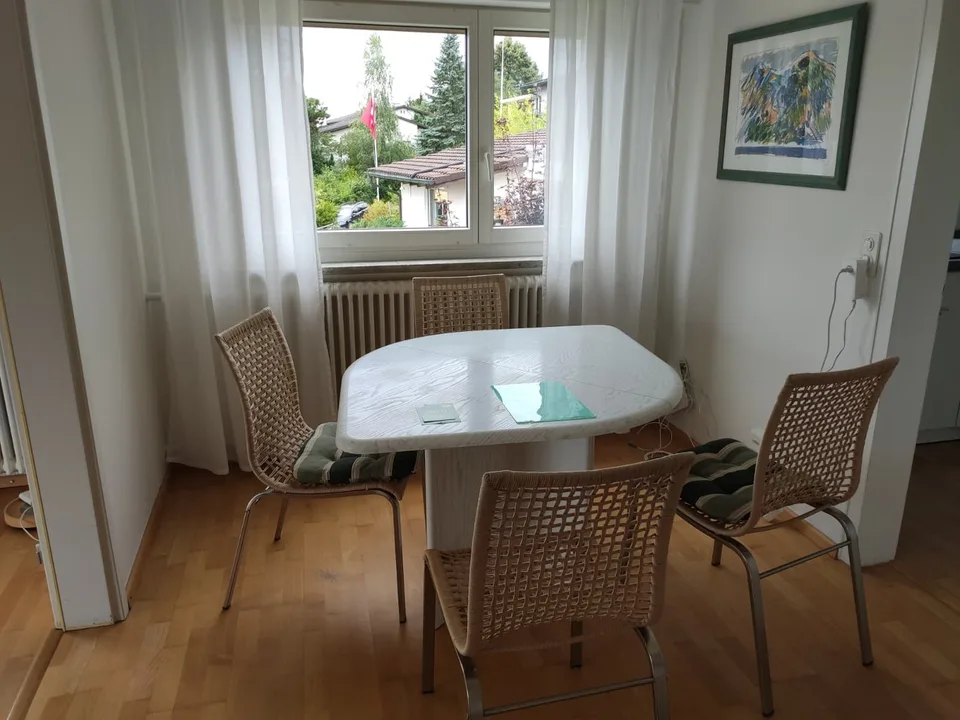 Room in shared furnished two bedroom apartment with stunning view/ WG 3.5 Zimmer vollmöbiliert mit Ausicht