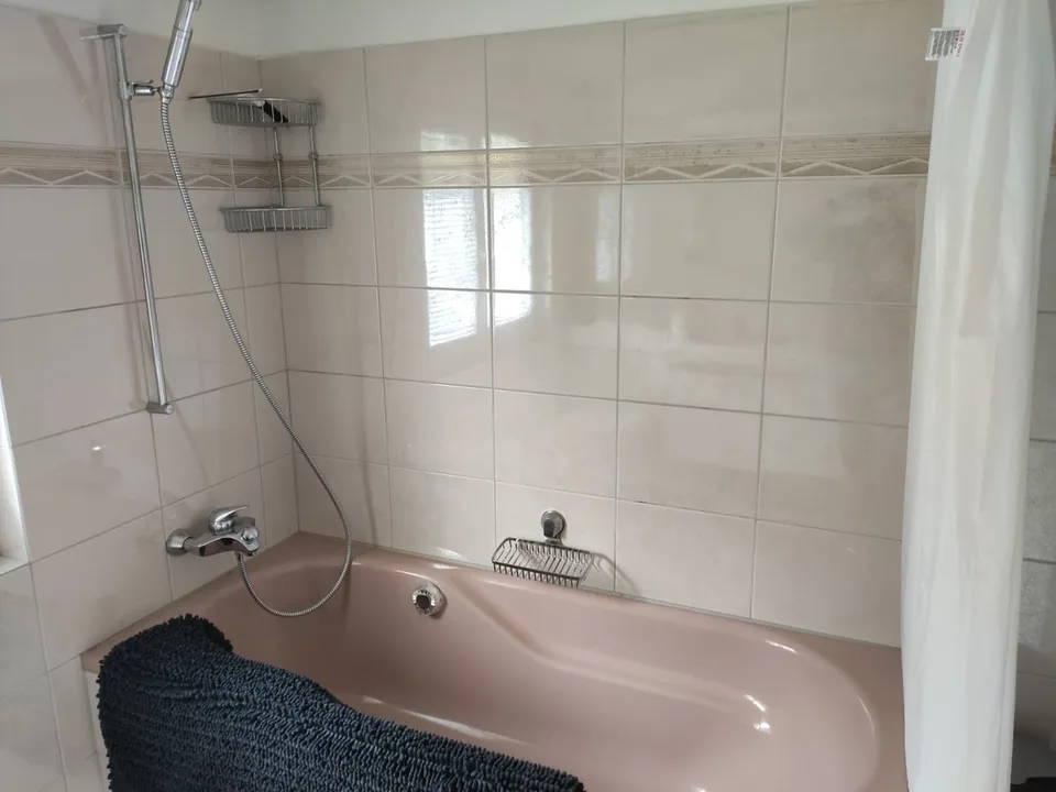 Room in shared furnished two bedroom apartment with stunning view/ WG 3.5 Zimmer vollmöbiliert mit Ausicht